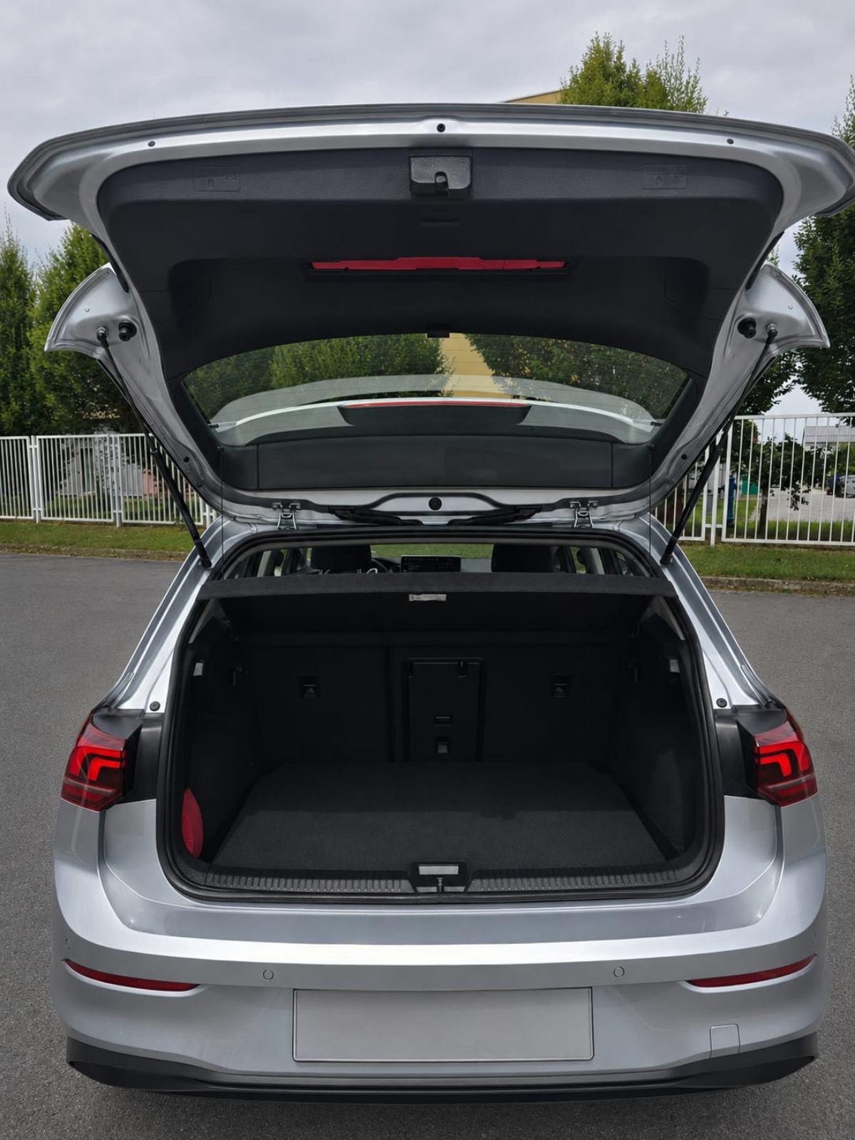 VW Golf 8 2,0 TDI 2025 god., fotografija 4