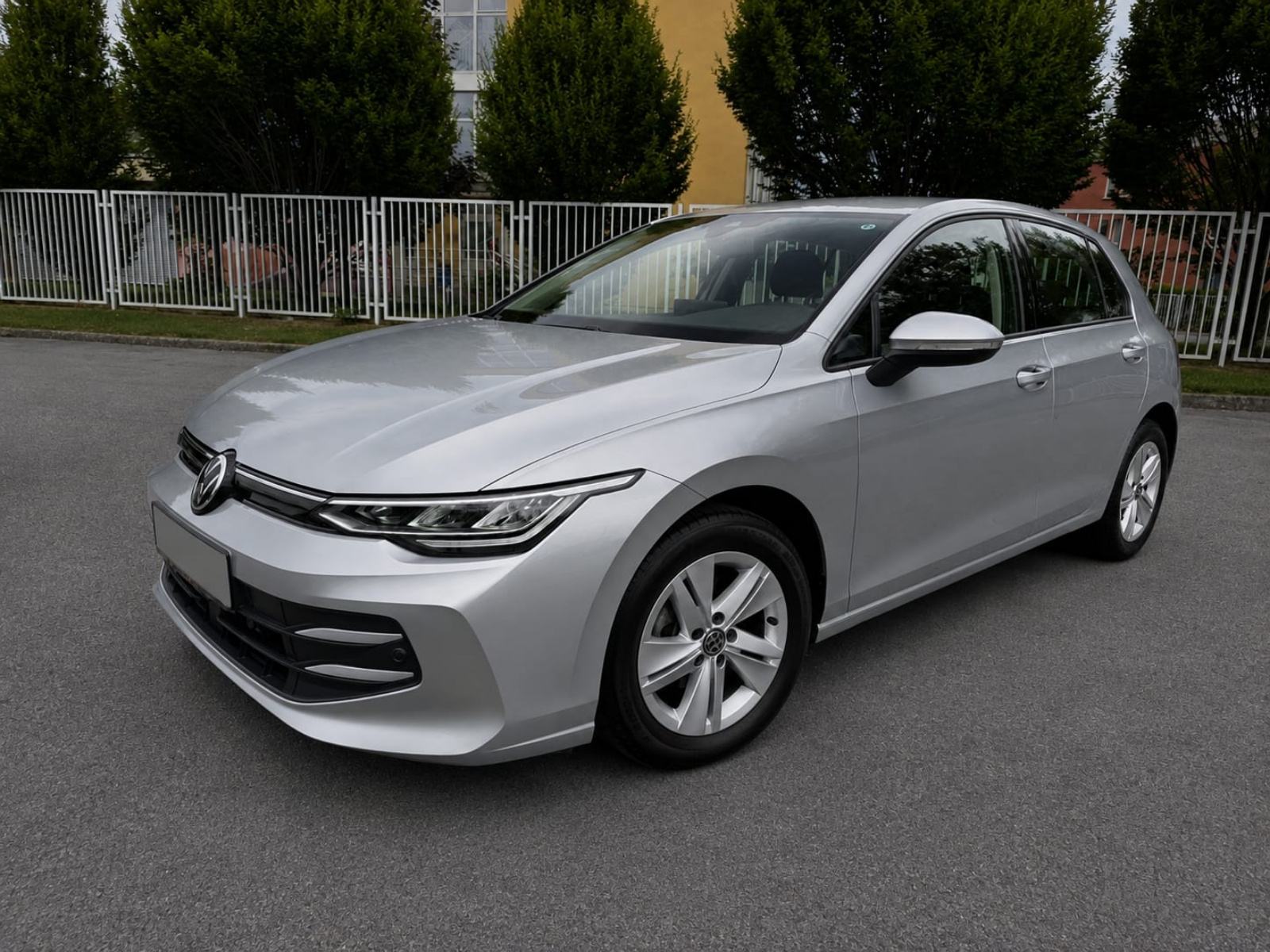 VW Golf 8 2,0 TDI 2025 god., fotografija 2