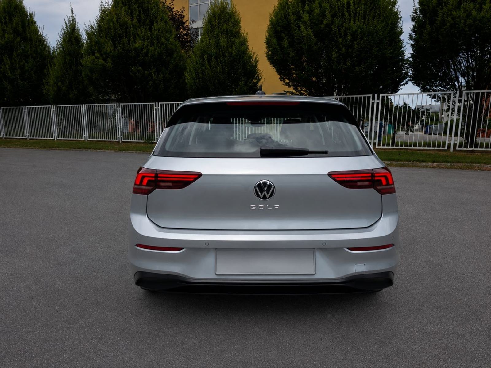 VW Golf 8 2,0 TDI 2025 god., fotografija 3