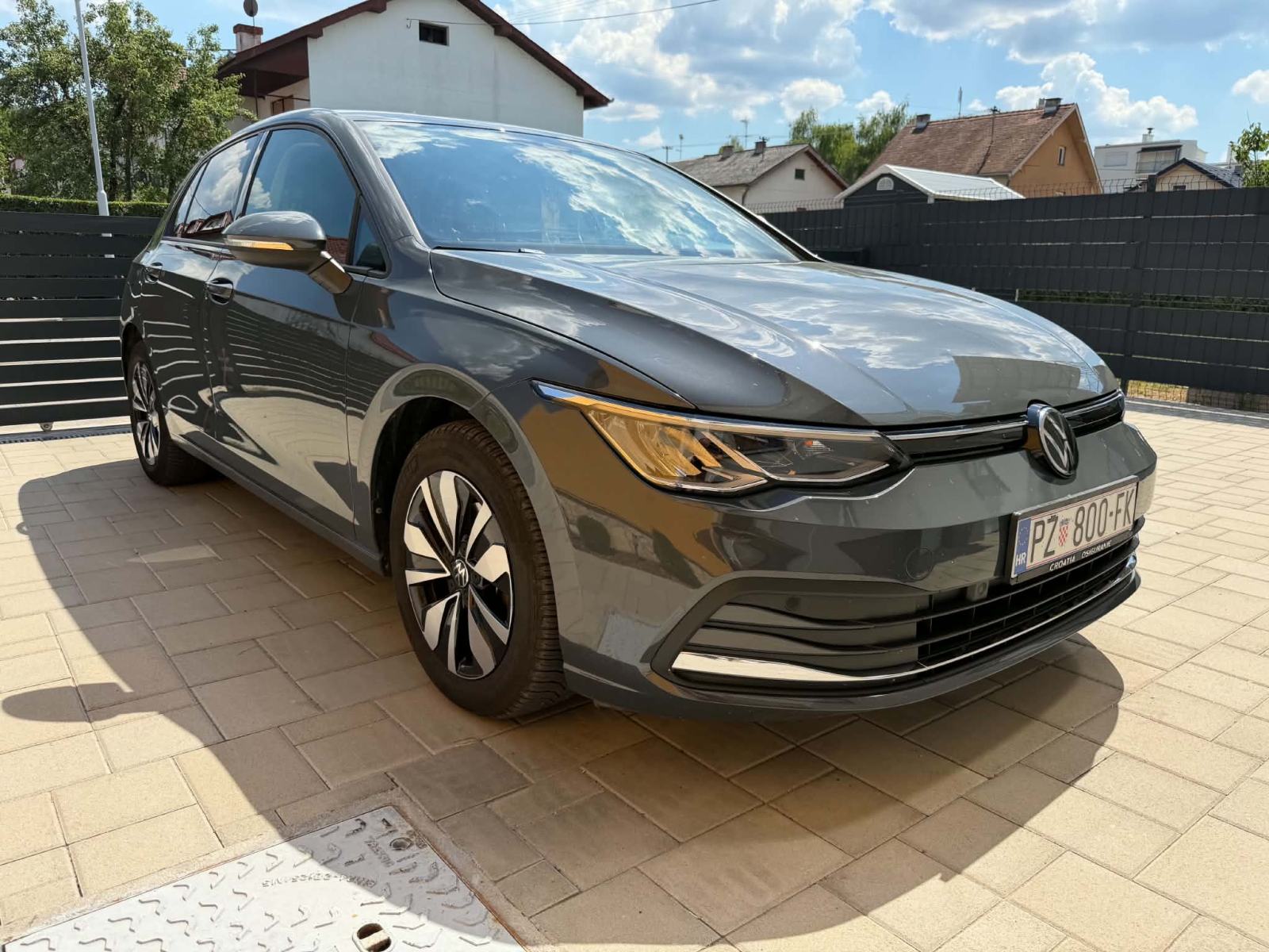 VW Golf 8 2,0 TDI Move 32850km, 2024., fotografija 2