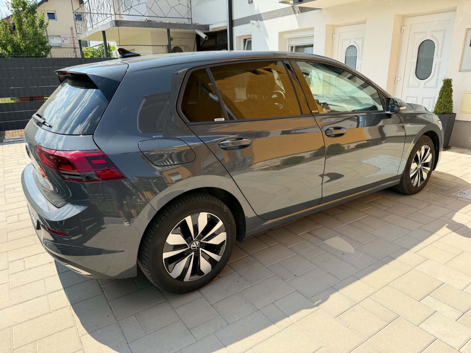 VW Golf 8 2,0 TDI Move 32850km, 2024., fotografija 3