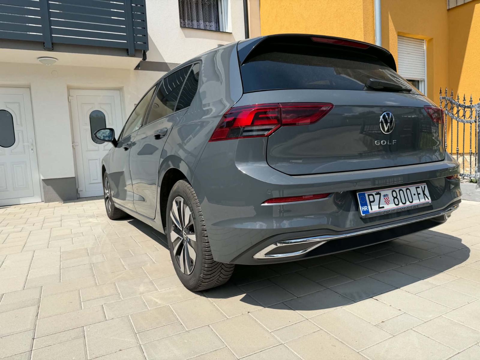 VW Golf 8 2,0 TDI Move 32850km, 2024., fotografija 7