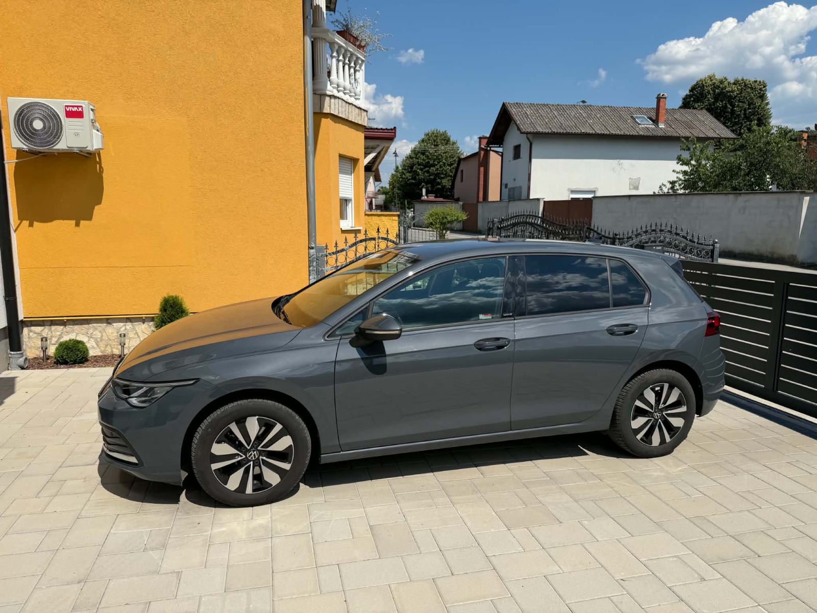 VW Golf 8 2,0 TDI Move 32850km, 2024., fotografija 5