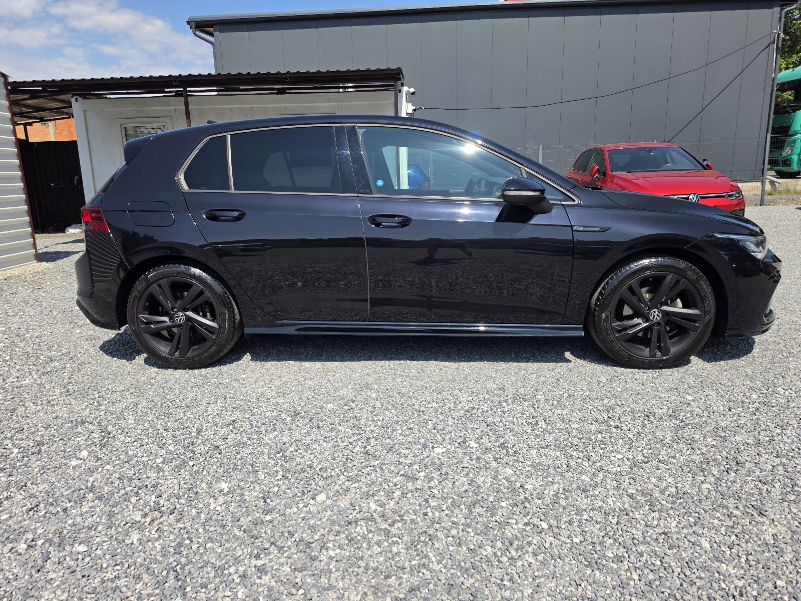 VW Golf 8 2,0 TDI 86TKM,SERV.,NAVI.,LED,PDC,KAM.,ALU.,BLACK, R LINE, fotografija 6