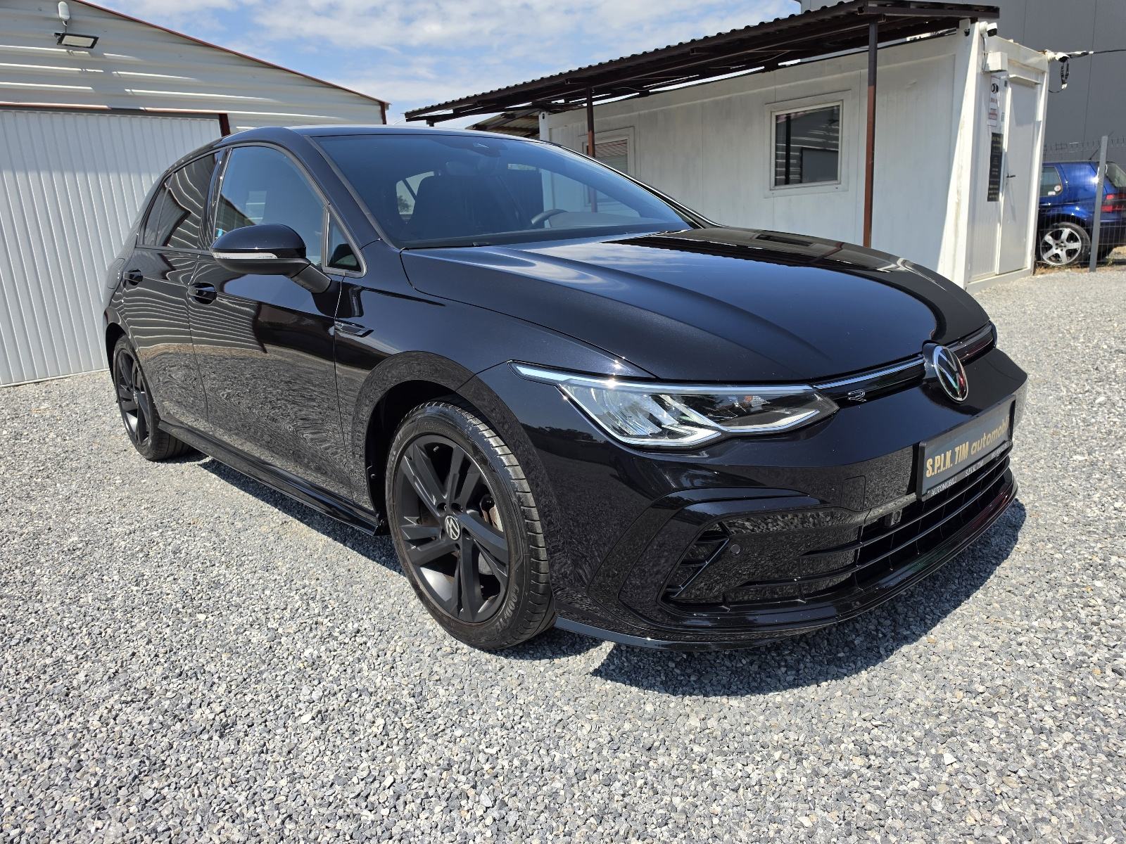 VW Golf 8 2,0 TDI 86TKM,SERV.,NAVI.,LED,PDC,KAM.,ALU.,BLACK, R LINE, fotografija 7