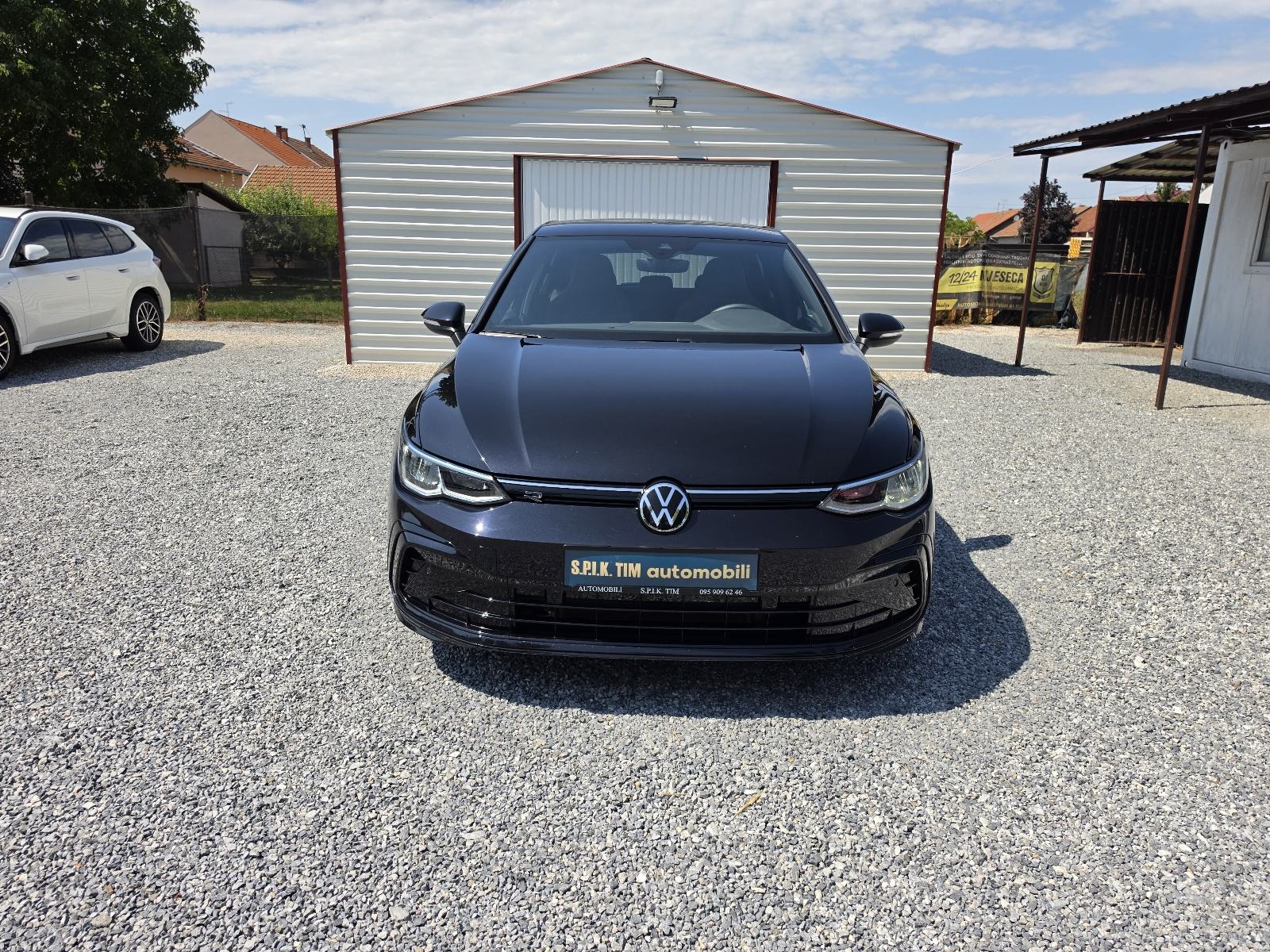 VW Golf 8 2,0 TDI 86TKM,SERV.,NAVI.,LED,PDC,KAM.,ALU.,BLACK, R LINE, fotografija 8