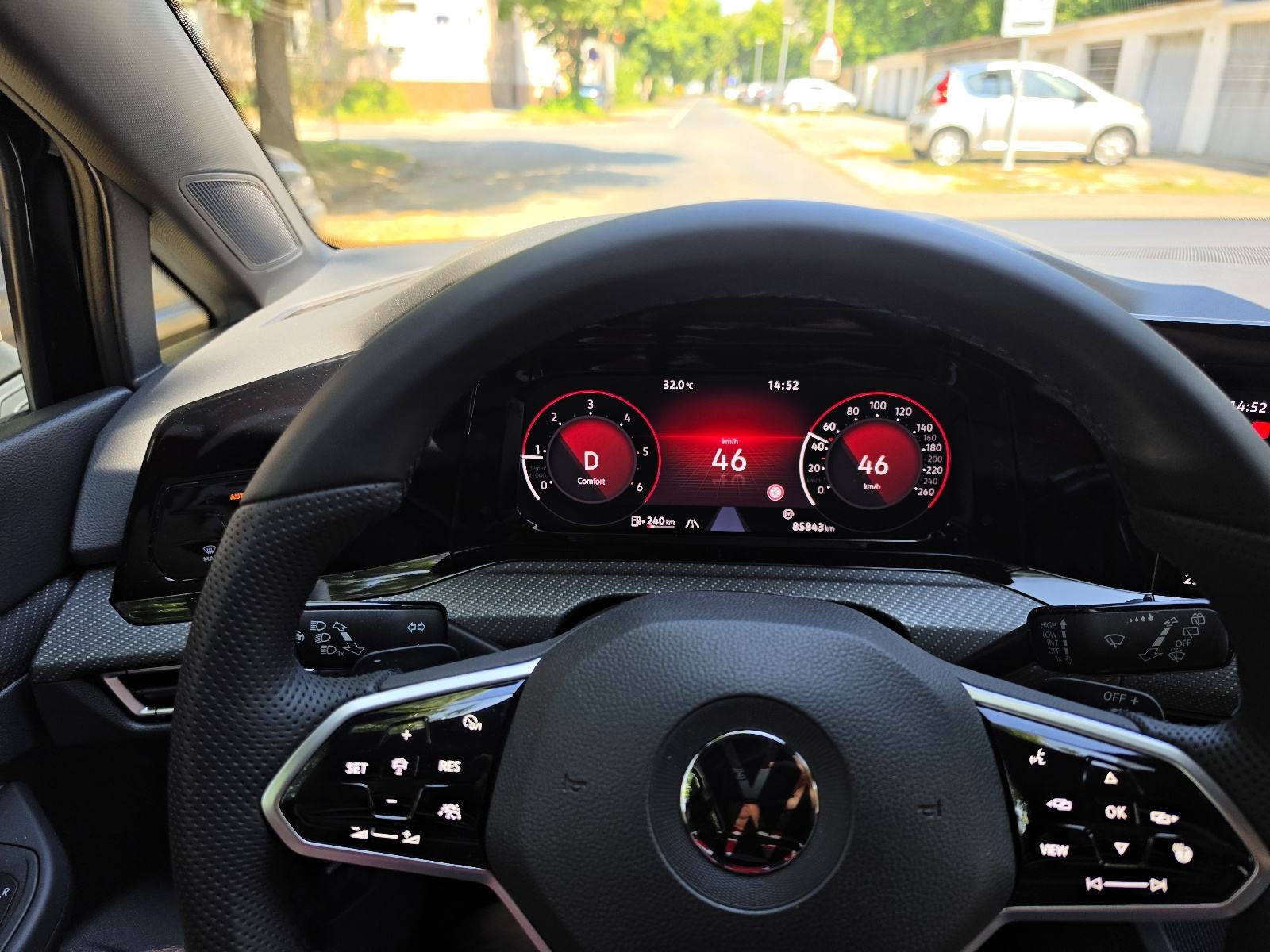 VW Golf 8 2,0 TDI 86TKM,SERV.,NAVI.,LED,PDC,KAM.,ALU.,BLACK, R LINE, fotografija 10