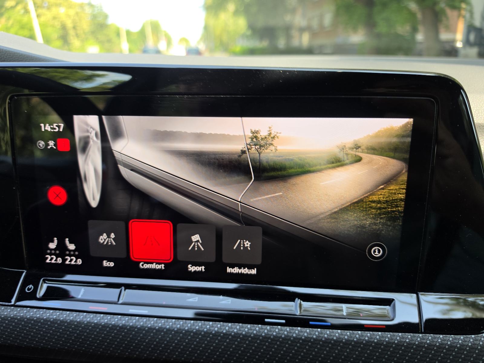 VW Golf 8 2,0 TDI 86TKM,SERV.,NAVI.,LED,PDC,KAM.,ALU.,BLACK, R LINE, fotografija 16