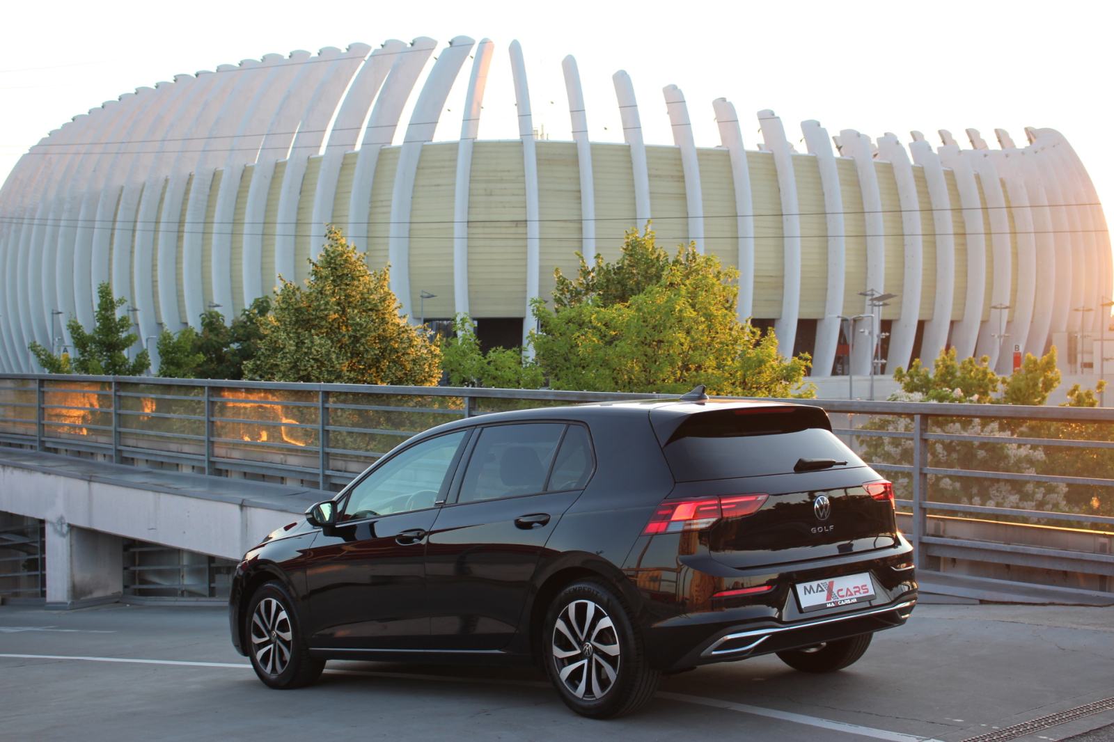 VW Golf 8 2,0 TDI Active•150ks•Kamera•Grijanje sj.•Grijanje upra.•Kuka, fotografija 3