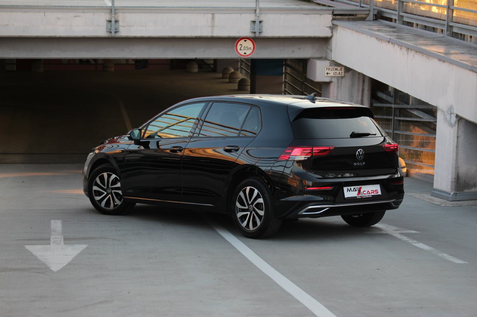 VW Golf 8 2,0 TDI Active•150ks•Kamera•Grijanje sj.•Grijanje upra.•Kuka, fotografija 5