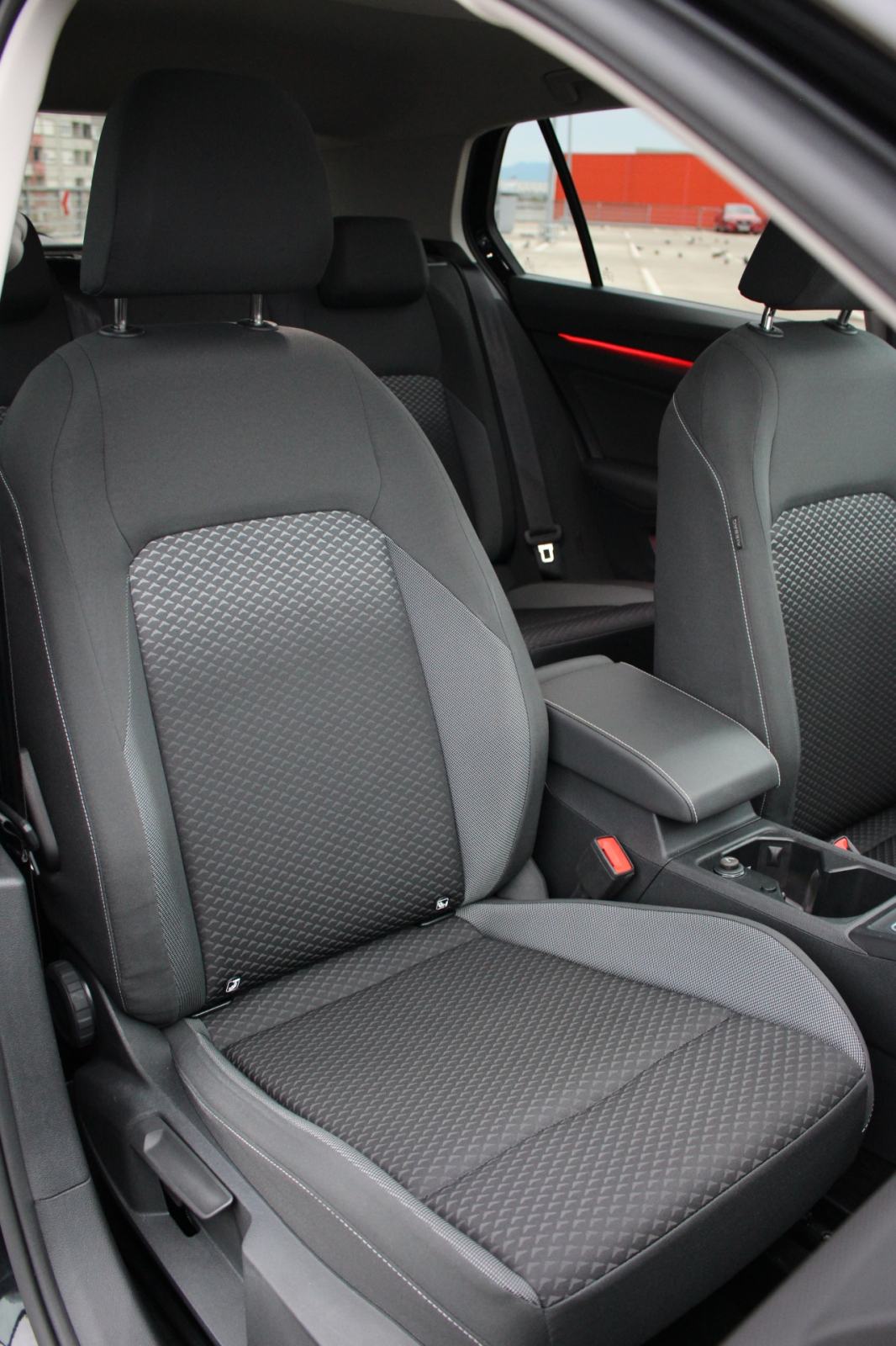 VW Golf 8 2,0 TDI Active•150ks•Kamera•Panorama•Head up•Gr.sjed.+upra, fotografija 19