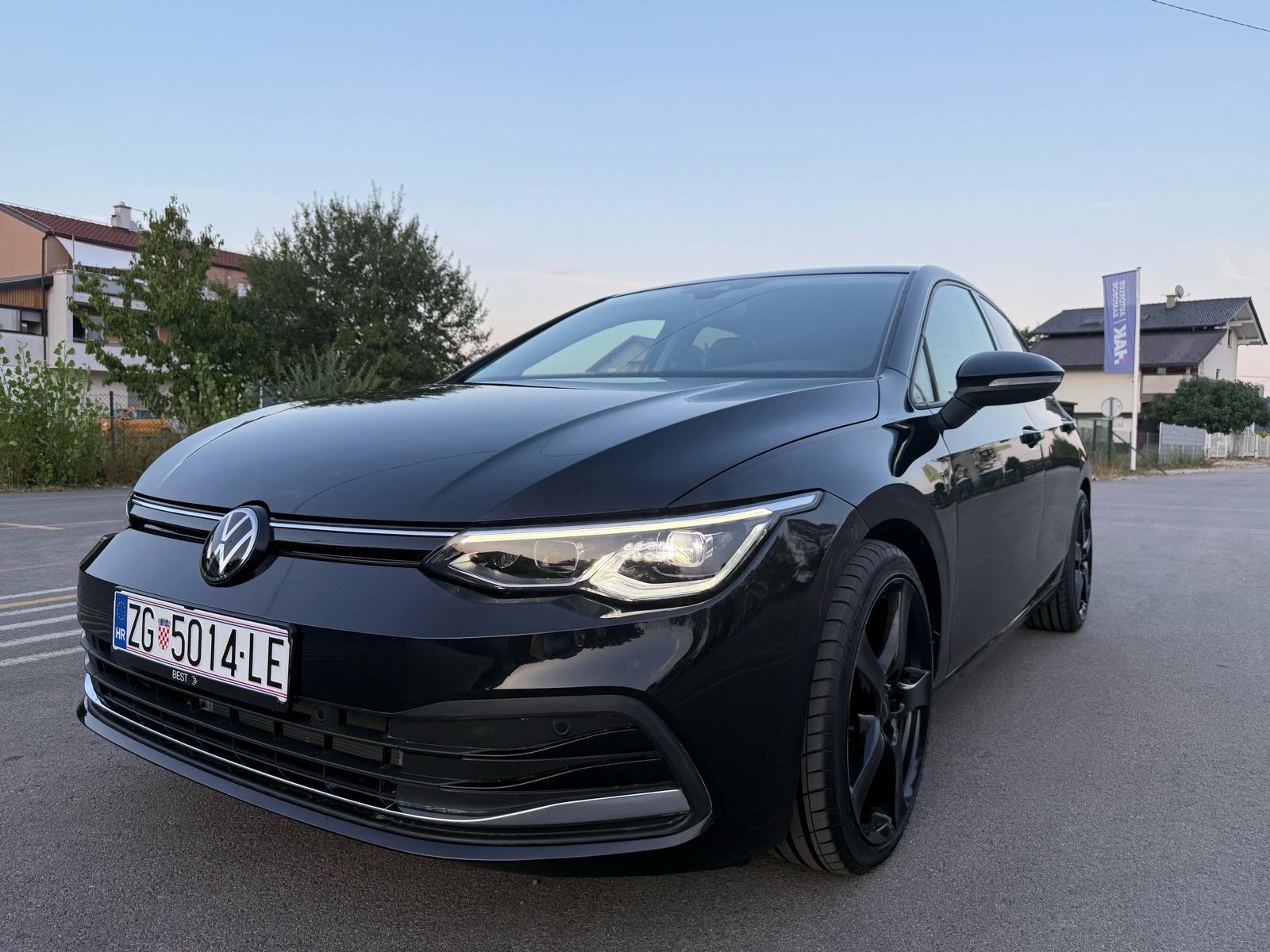 VW Golf 8 2,0 TDI ACTIVE automatik, pogled izvana - slika 1