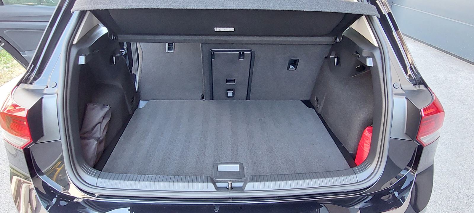 VW Golf 8 2,0 TDI automatik (Navigacija, Kamera i dosta druge opreme), fotografija 15