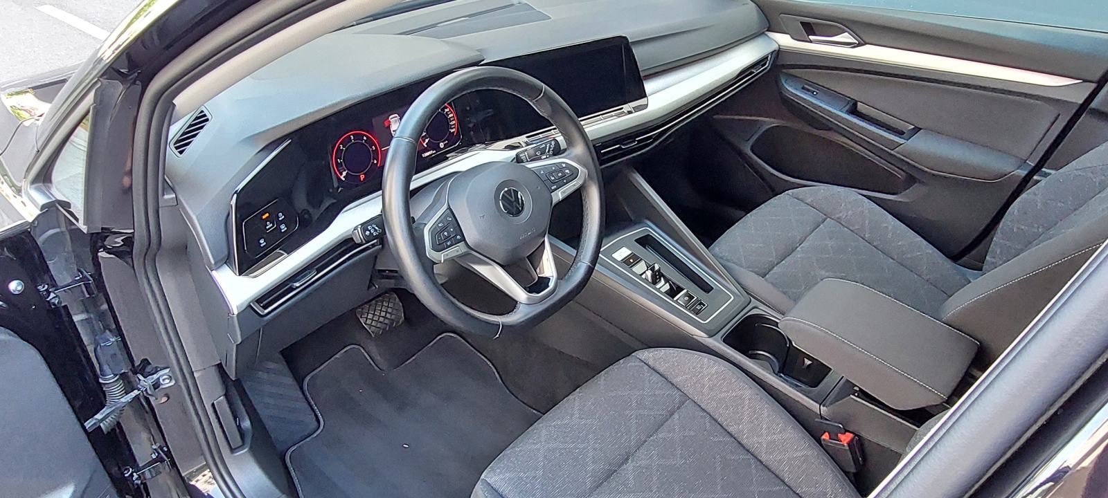 VW Golf 8 2,0 TDI automatik (Navigacija, Kamera i dosta druge opreme), fotografija 12