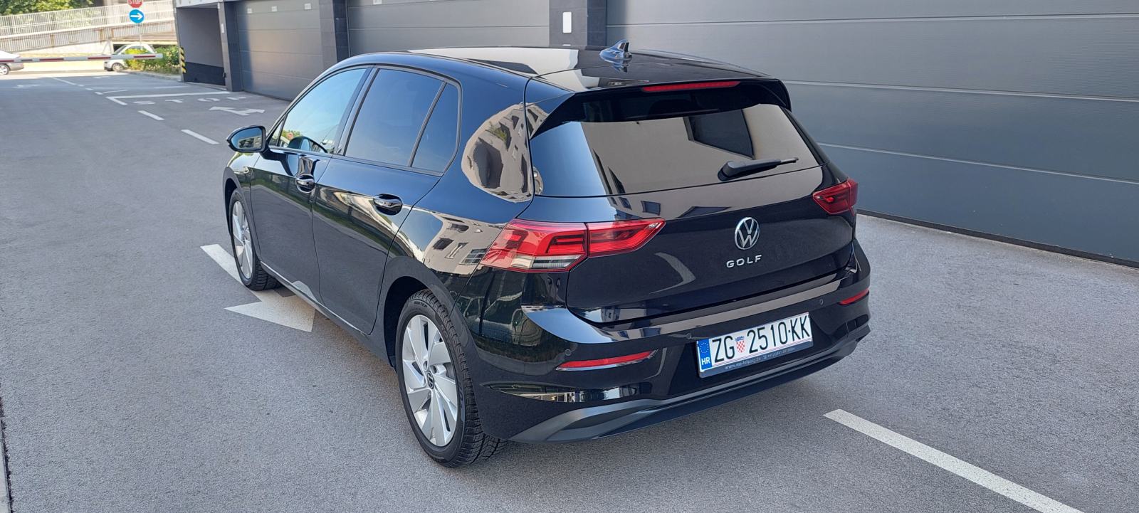 VW Golf 8 2,0 TDI automatik (Navigacija, Kamera i dosta druge opreme), fotografija 6