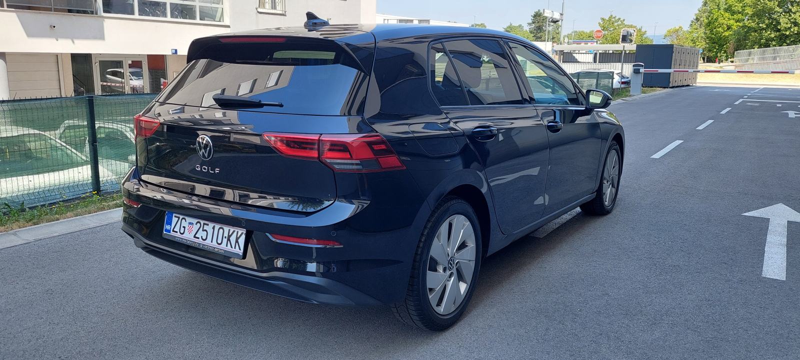 VW Golf 8 2,0 TDI automatik (Navigacija, Kamera i dosta druge opreme), fotografija 8