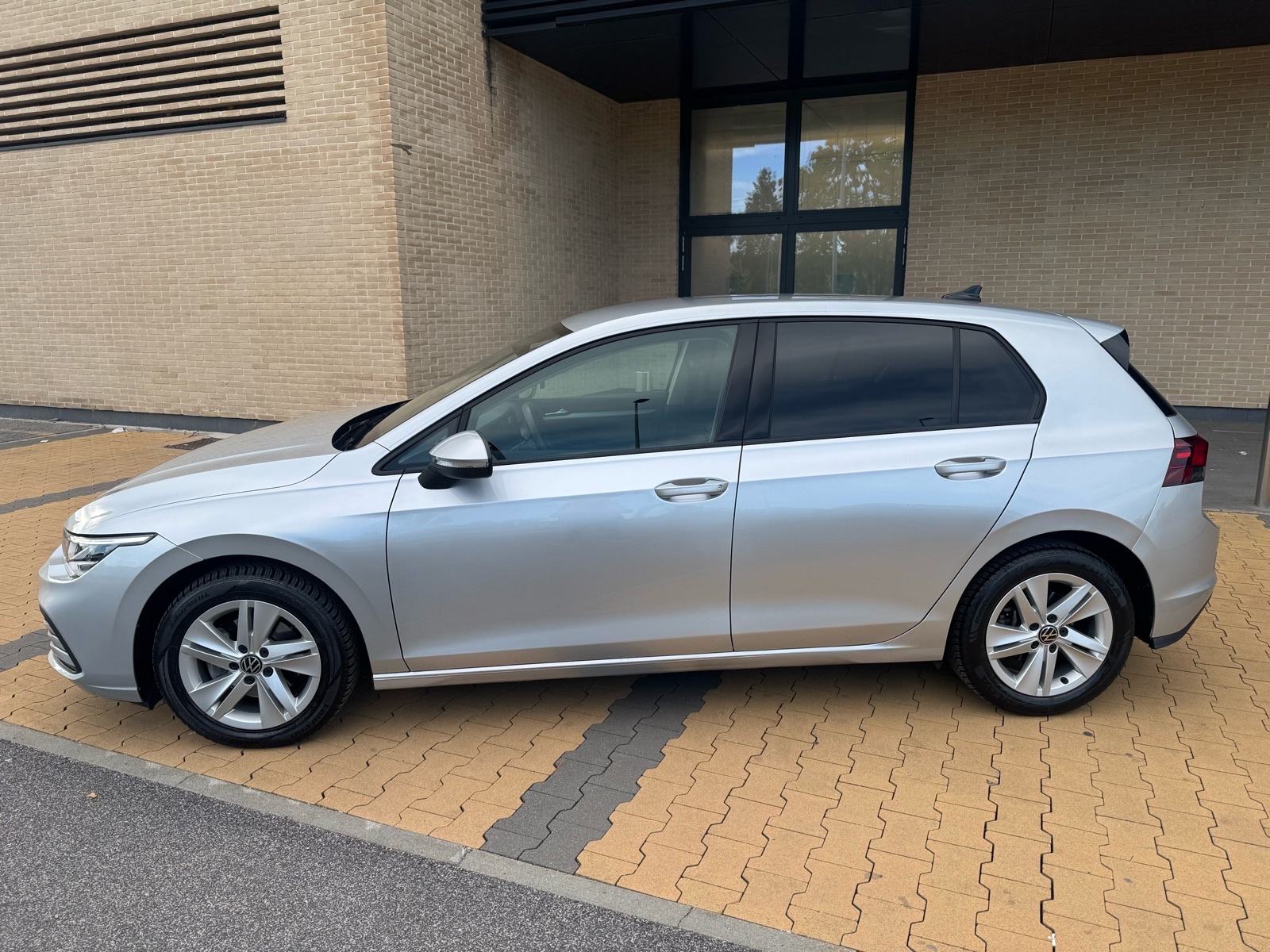 VW GOLF 8 2,0 TDI AUTOMATIK, fotografija 2