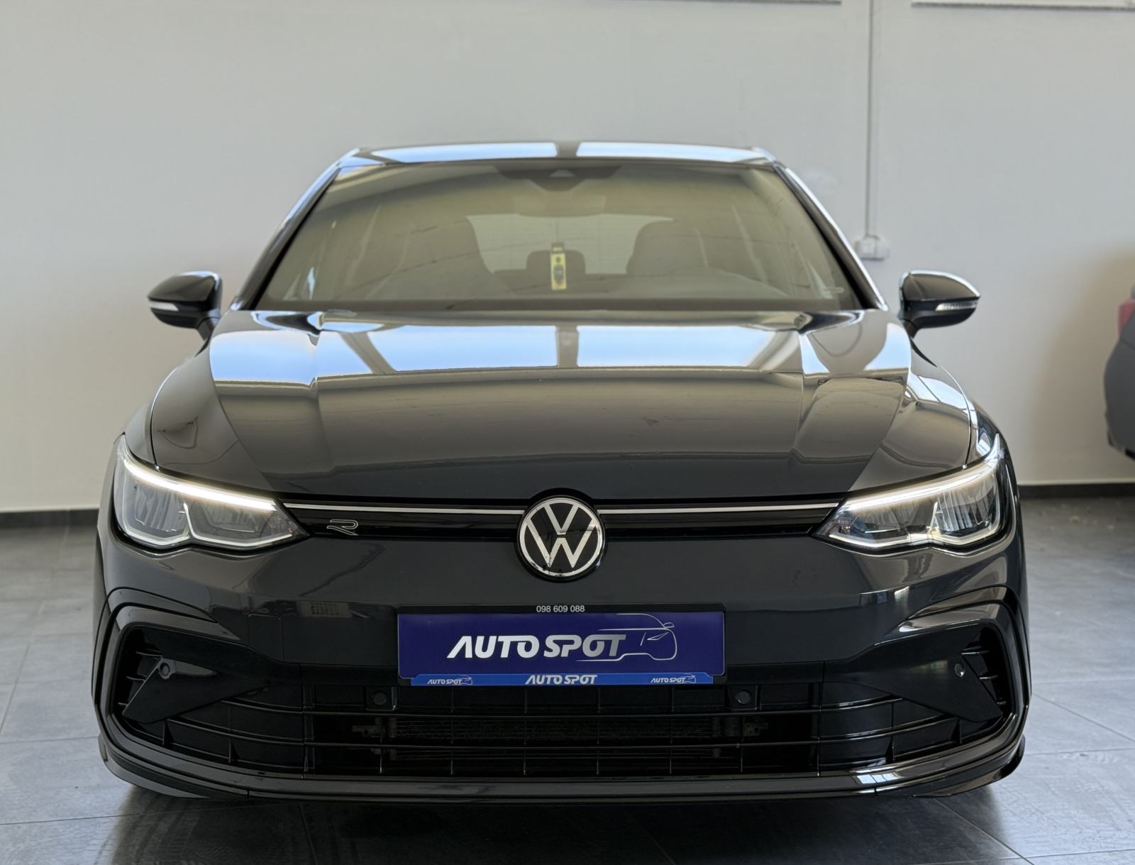 VW Golf 8 2,0 TDI DSG •R-LINE•ACC•LANE ASSIST•AMBI•LEASING BEZ UČEŠĆA, fotografija 3