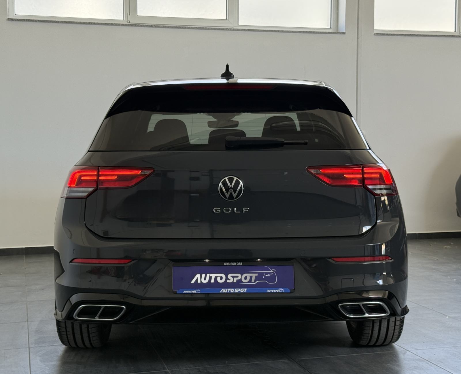 VW Golf 8 2,0 TDI DSG •R-LINE•ACC•LANE ASSIST•AMBI•LEASING BEZ UČEŠĆA, fotografija 5