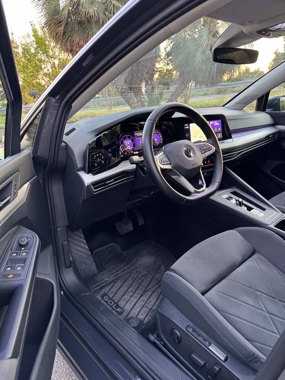 VW Golf 8 2,0 TDI DSG – 75tkm, ACC, PDC, Virtual Cockpit, Alcantara, fotografija 9