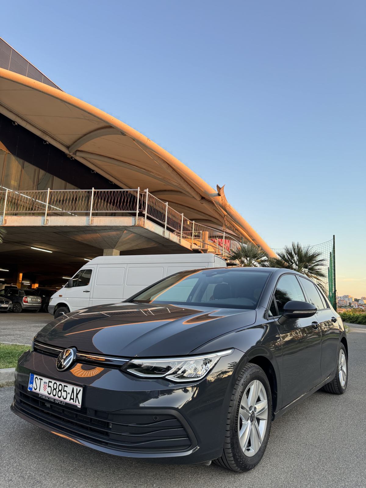 VW Golf 8 2,0 TDI DSG – 75tkm, ACC, PDC, Virtual Cockpit, Alcantara, fotografija 3