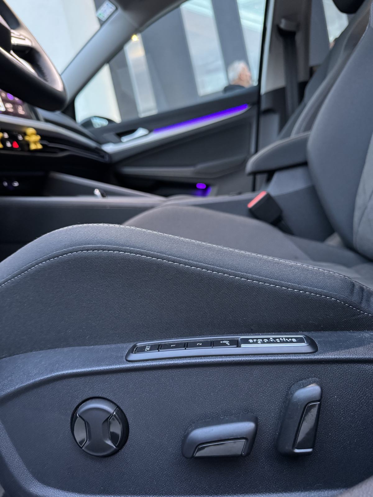VW Golf 8 2,0 TDI DSG – 75tkm, ACC, PDC, Virtual Cockpit, Alcantara, fotografija 17