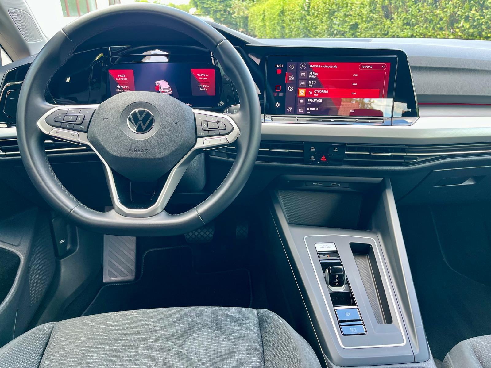 VW Golf 8 2,0 TDI DSG ACC LED NAVI CARPLAY Travel Assist Servisna, fotografija 9