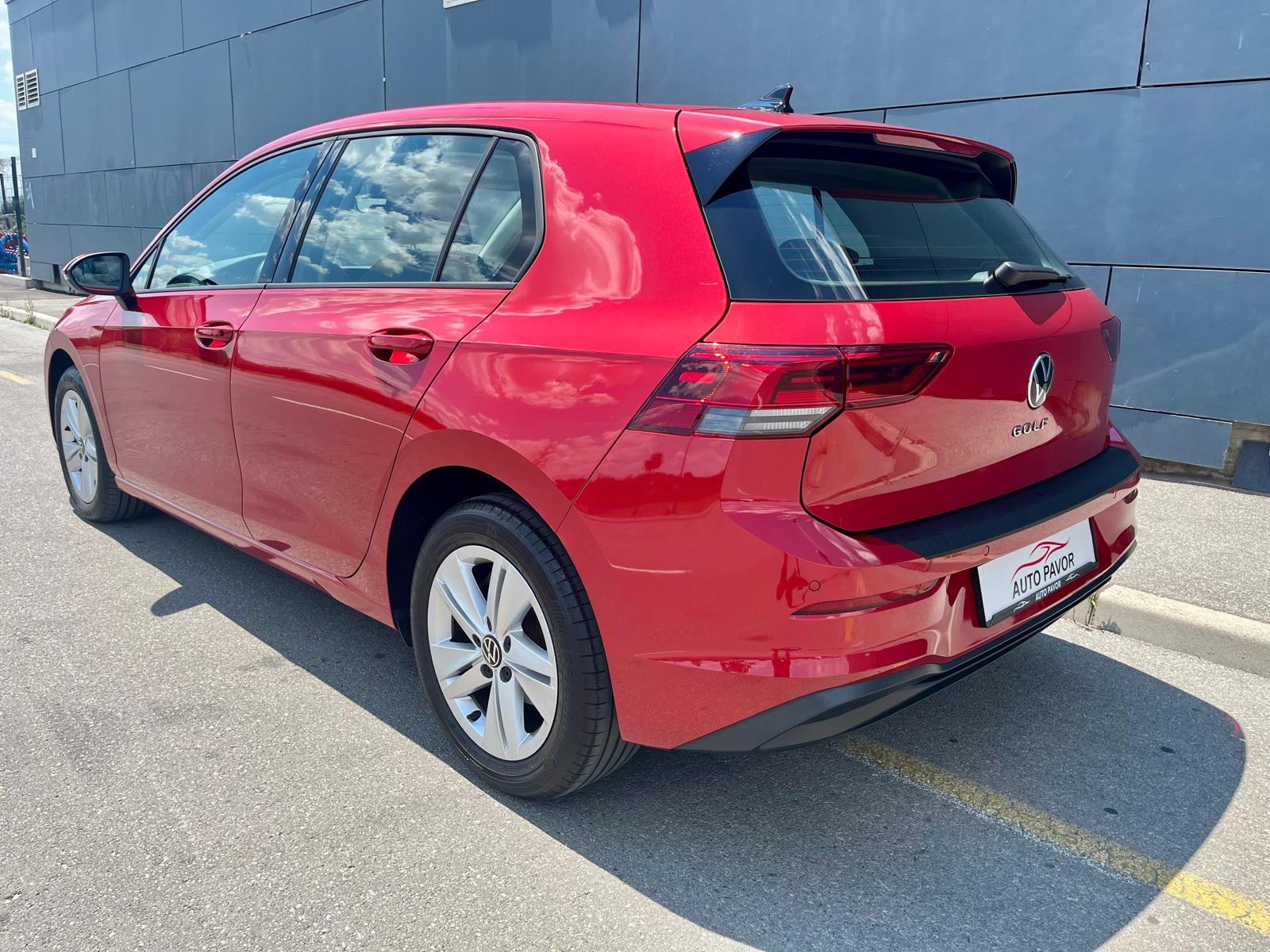 VW Golf 8 2,0 TDI DSG ACC LED NAVI CARPLAY Travel Assist Servisna, fotografija 7