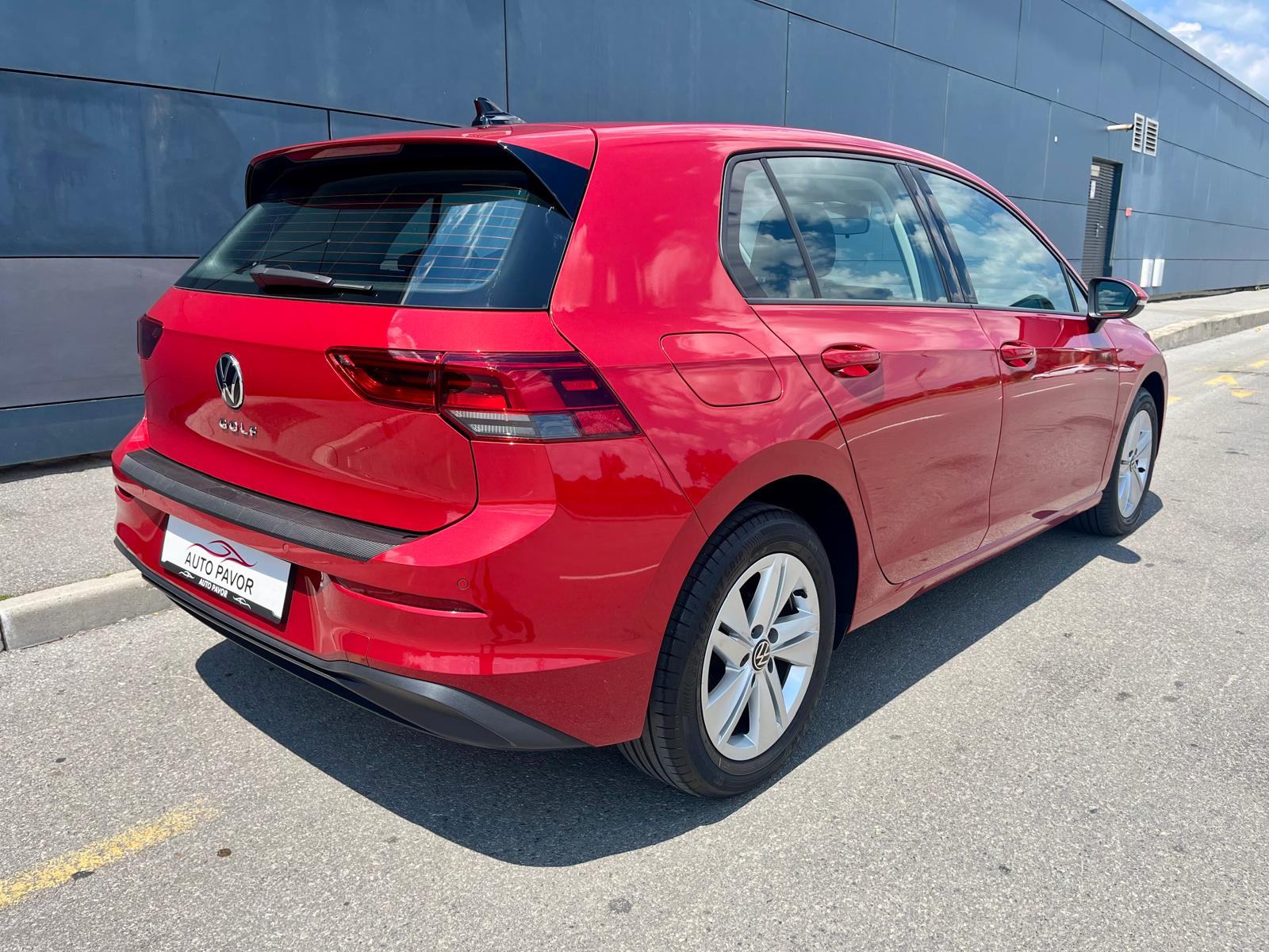 VW Golf 8 2,0 TDI DSG ACC LED NAVI CARPLAY Travel Assist Servisna, fotografija 5