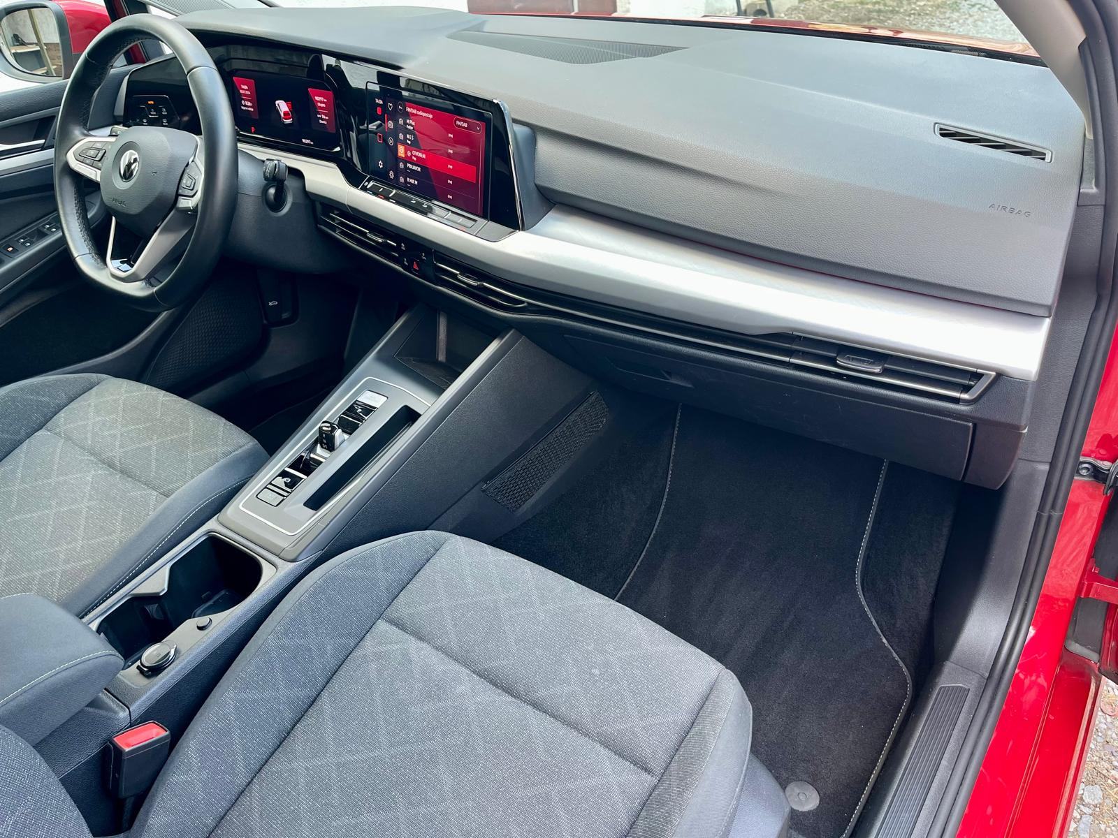 VW Golf 8 2,0 TDI DSG ACC LED NAVI CARPLAY Travel Assist Servisna, fotografija 16