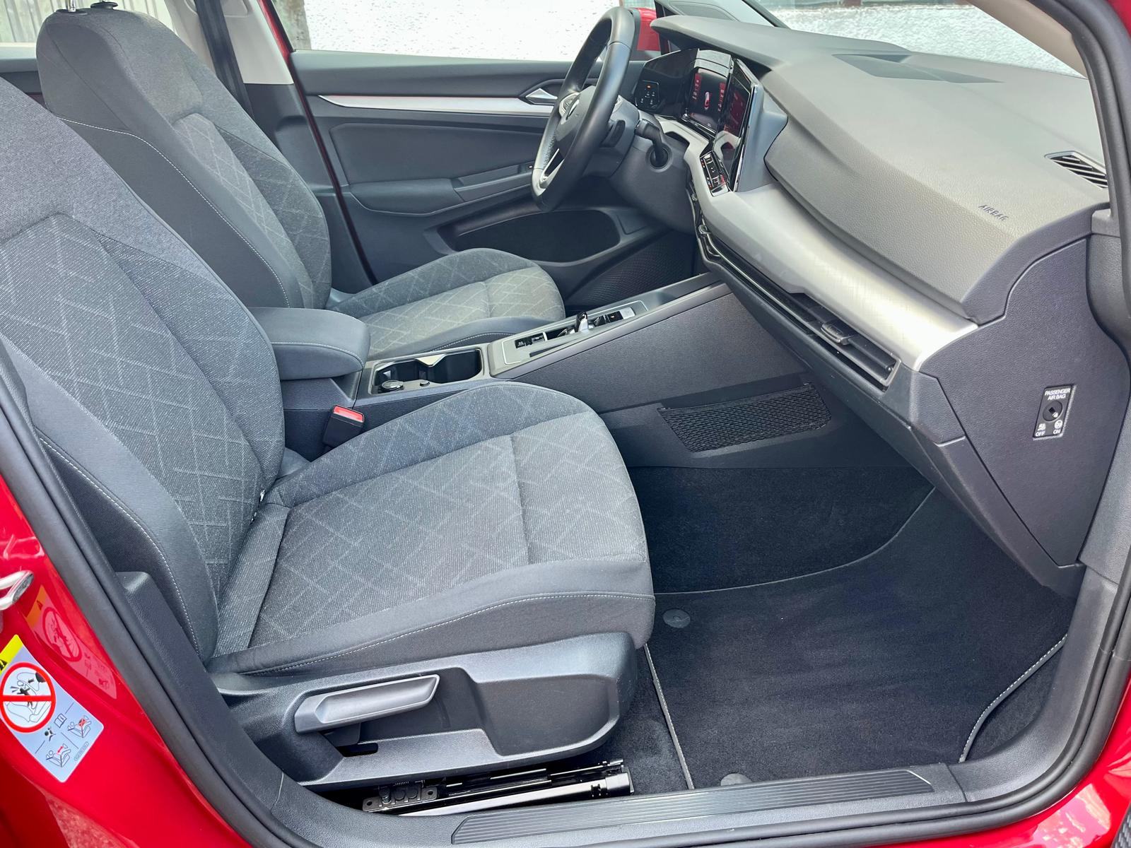 VW Golf 8 2,0 TDI DSG ACC LED NAVI CARPLAY Travel Assist Servisna, fotografija 15