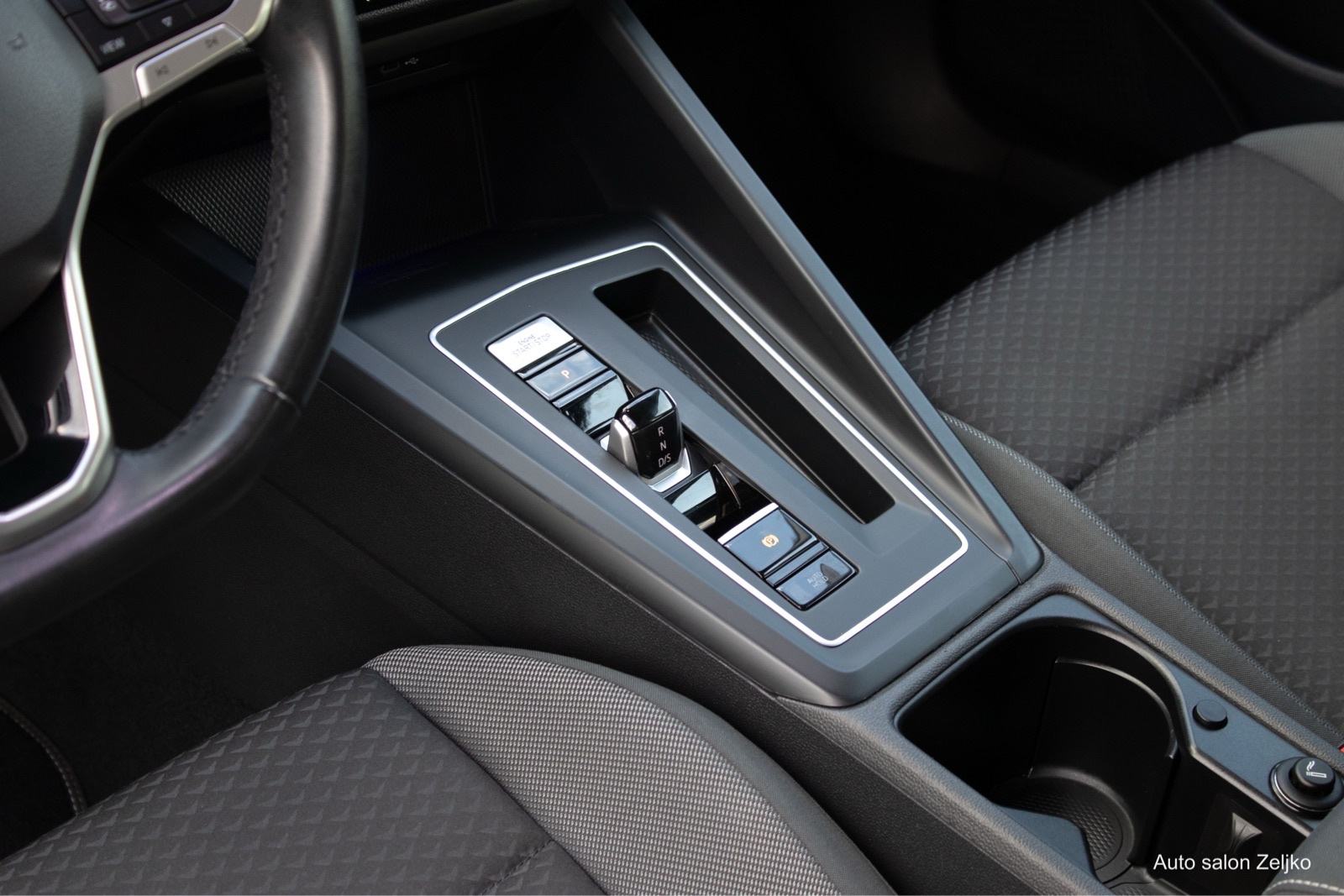 VW Golf 8 2,0 TDI DSG ••ACTIVE•• u sustavu PDV-a | navi | kamera, fotografija 11