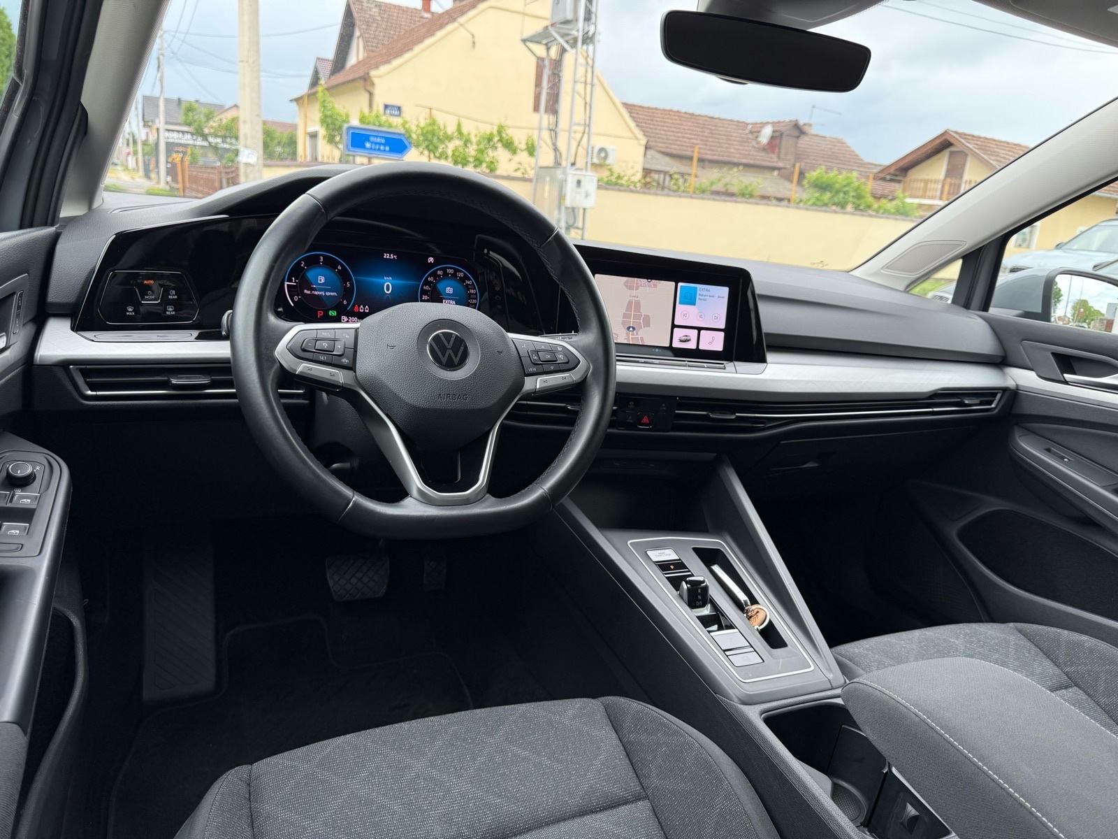 VW Golf 8 2.0 TDI - DSG - GOD 2020 - LED - Servisna - 141 tkm, fotografija 5