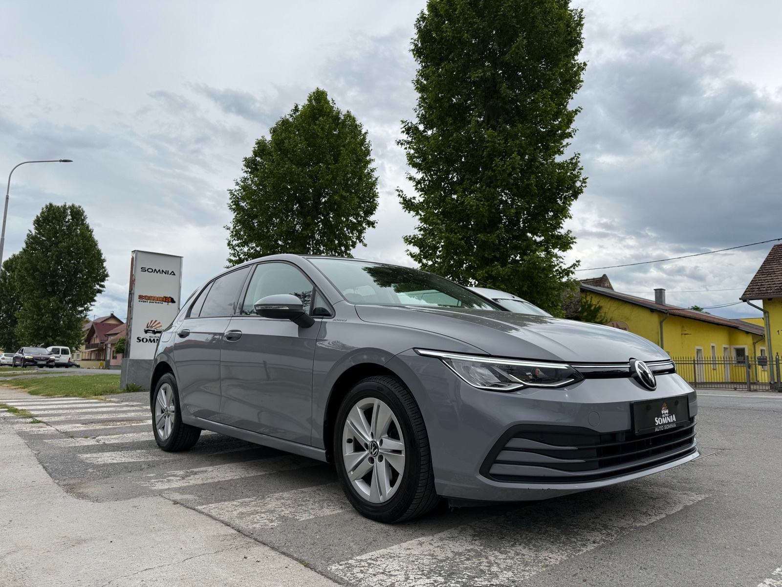 VW Golf 8 2.0 TDI - DSG - GOD 2020 - LED - Servisna - 141 tkm, fotografija 1