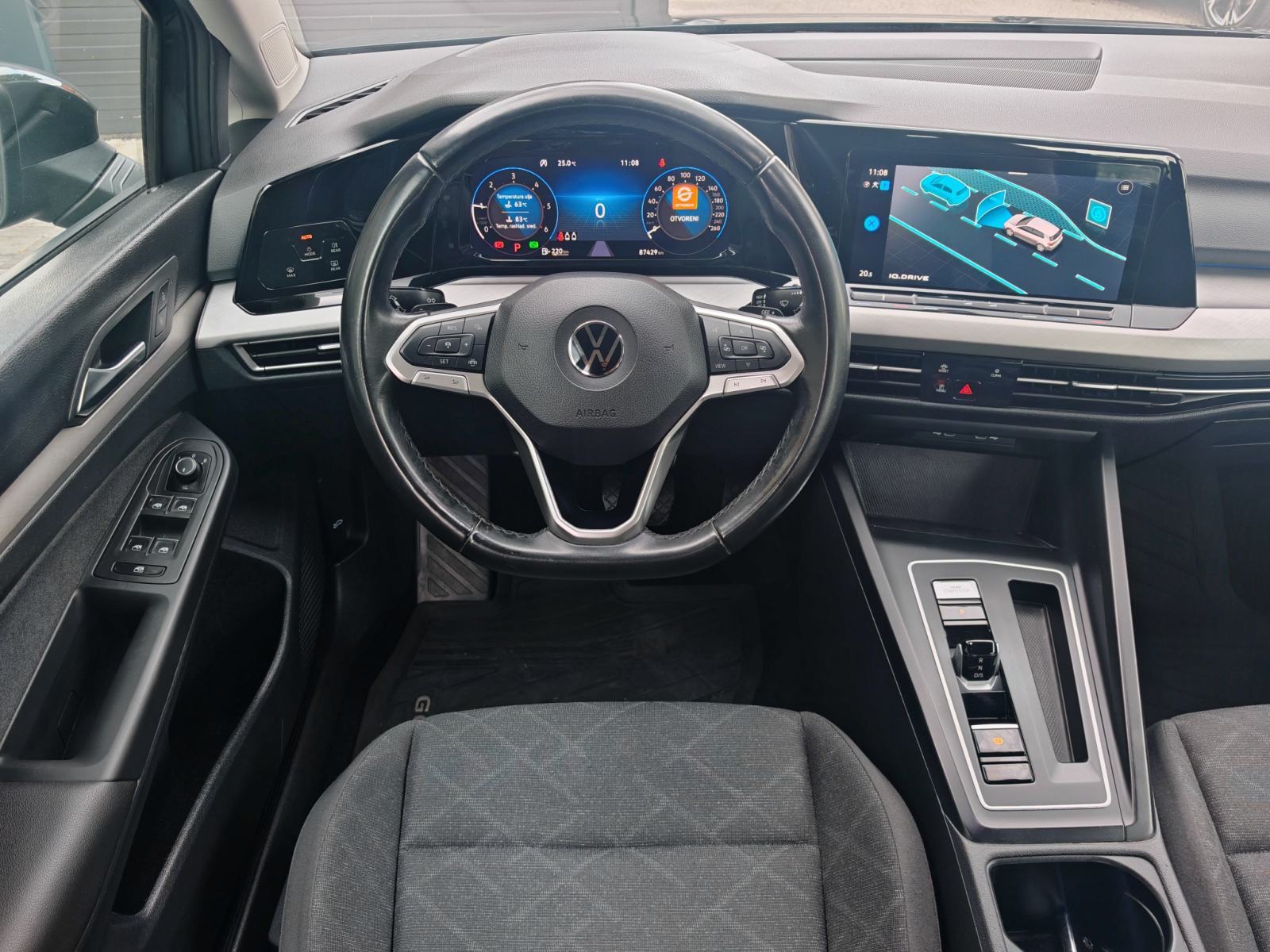 ⭐VW Golf 8 2,0 TDI DSG◽LANE ASSIST◽ACC◽AMBILIGHT◽JAMSTVO✔️⭐, fotografija 19