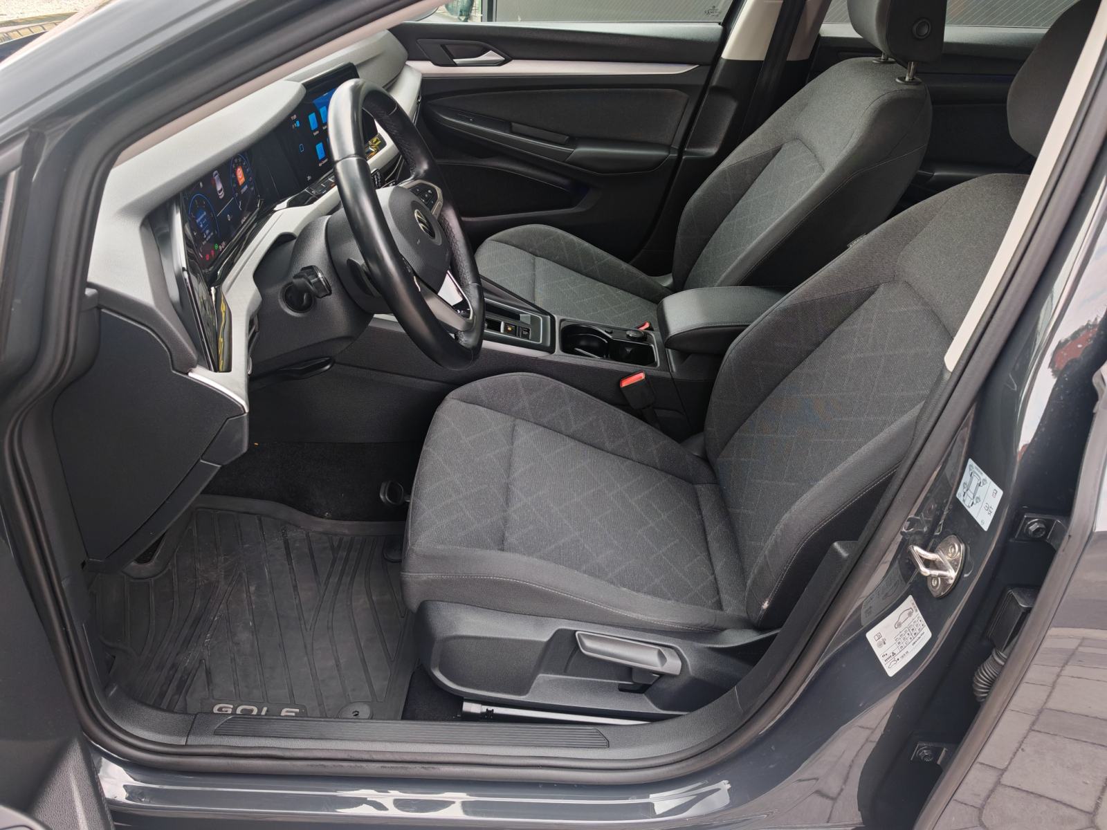 ⭐VW Golf 8 2,0 TDI DSG◽LANE ASSIST◽ACC◽AMBILIGHT◽JAMSTVO✔️⭐, fotografija 16