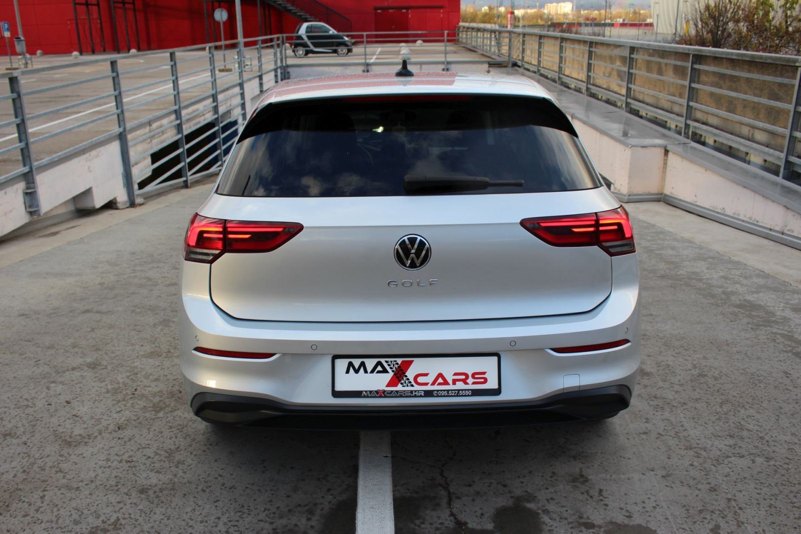 VW Golf 8 2,0 TDI DSG Life•Automatik•110kw/150ks•Navigacija•Grij.sjed, fotografija 12