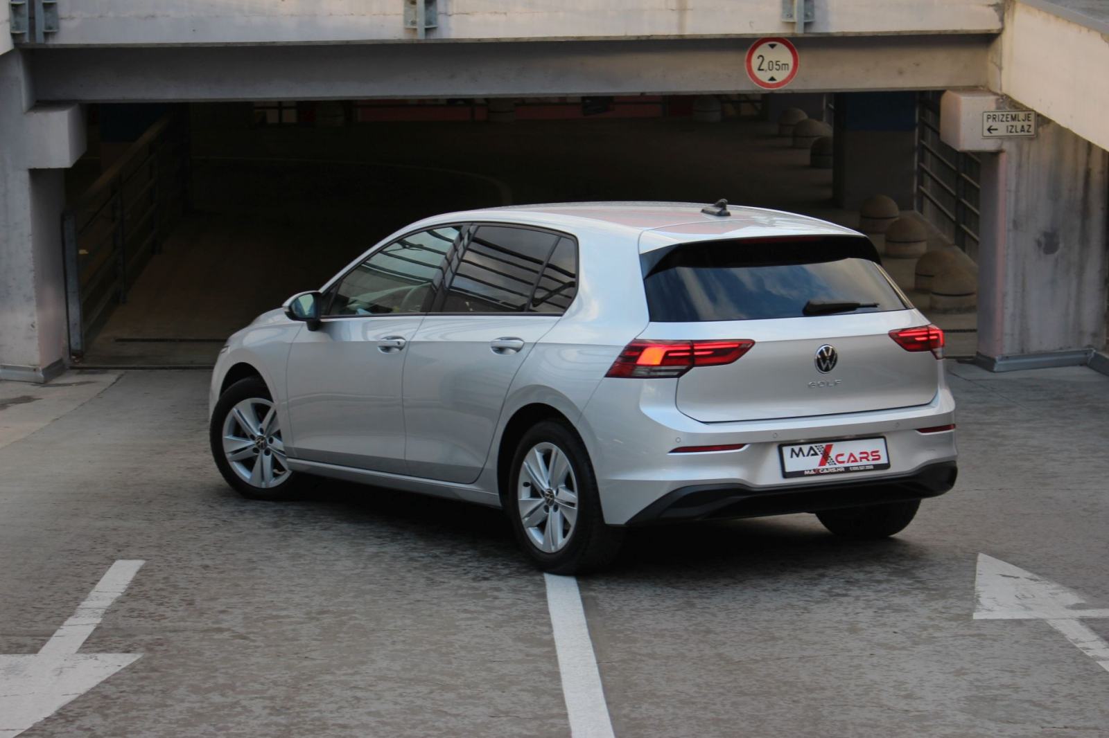 VW Golf 8 2,0 TDI DSG Life•Automatik•110kw/150ks•Navigacija•Grij.sjed, fotografija 5
