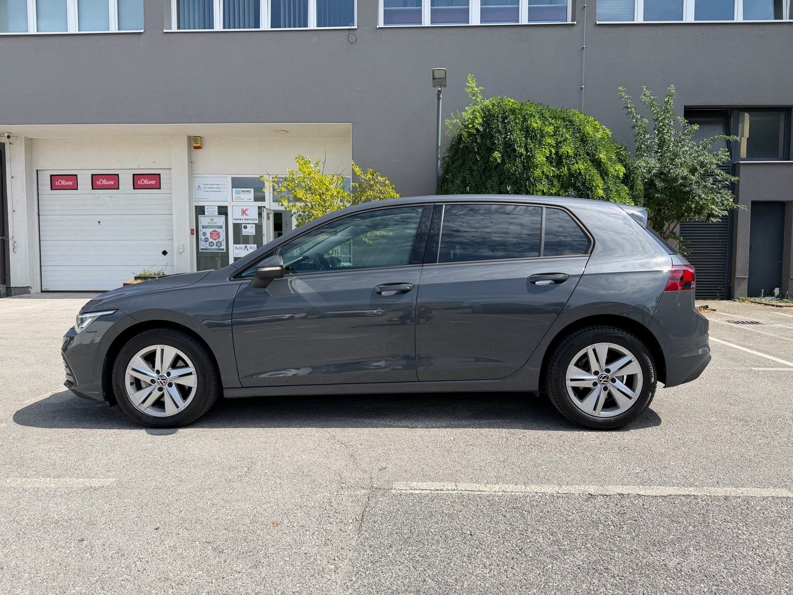 VW Golf 8 2,0 TDI DSG LIFE+, LED, KAMERA, U PDV-u, fotografija 4