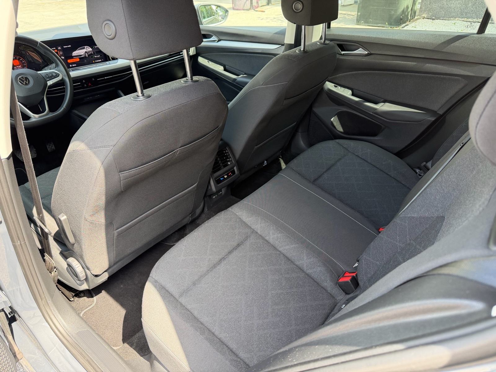 VW Golf 8 2,0 TDI DSG LIFE+, LED, KAMERA, U PDV-u, fotografija 11