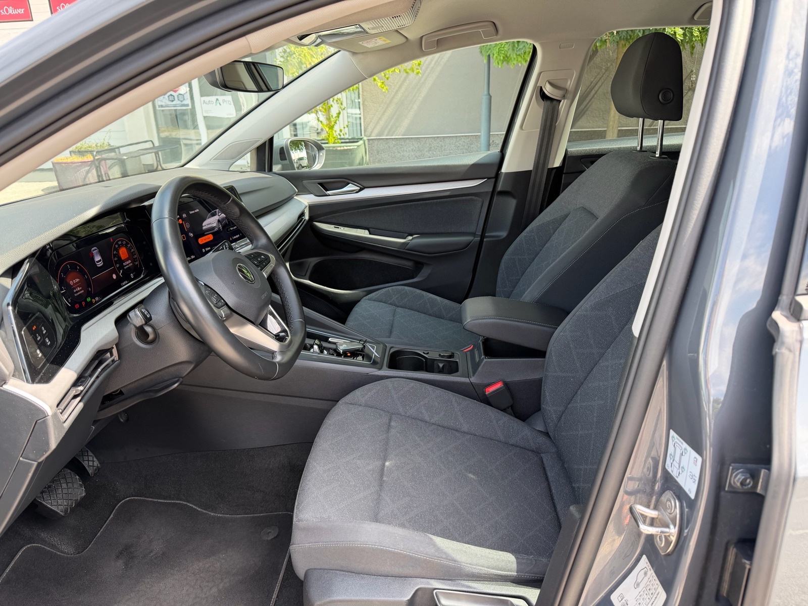 VW Golf 8 2,0 TDI DSG LIFE+, LED, KAMERA, U PDV-u, fotografija 10