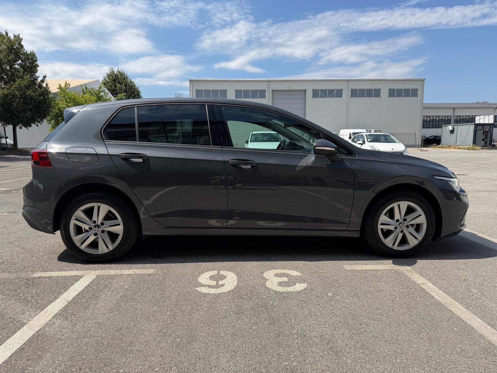 VW Golf 8 2,0 TDI DSG LIFE+, LED, KAMERA, U PDV-u, fotografija 5