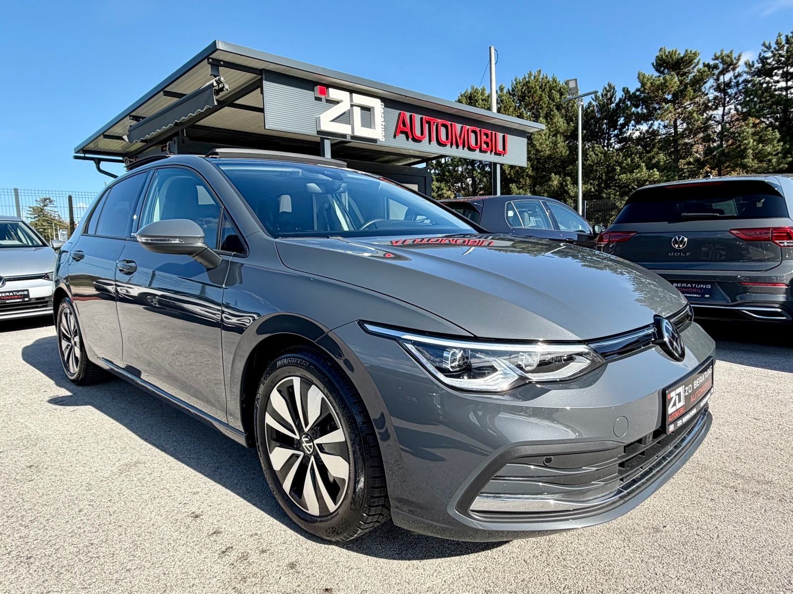 VW Golf 8 2,0 TDI *DSG* Move MATRIX Panorama Head Up Navi KAM Servisna, pogled izvana - slika 1