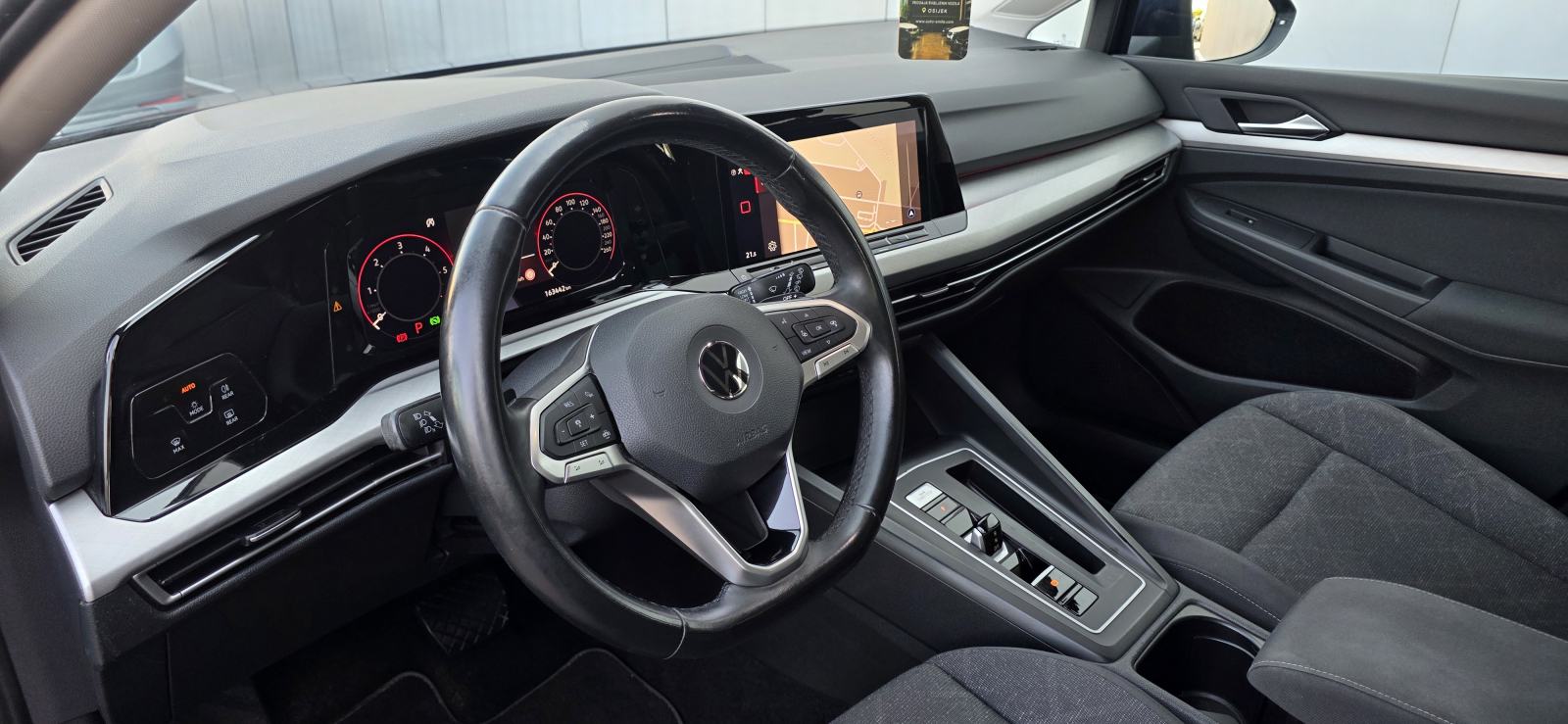 VW Golf 8 2,0 TDI F1 DSG, FULL LED, VIRTUAL, AUT. KLIMA, NAVI, PDV-u.., fotografija 12