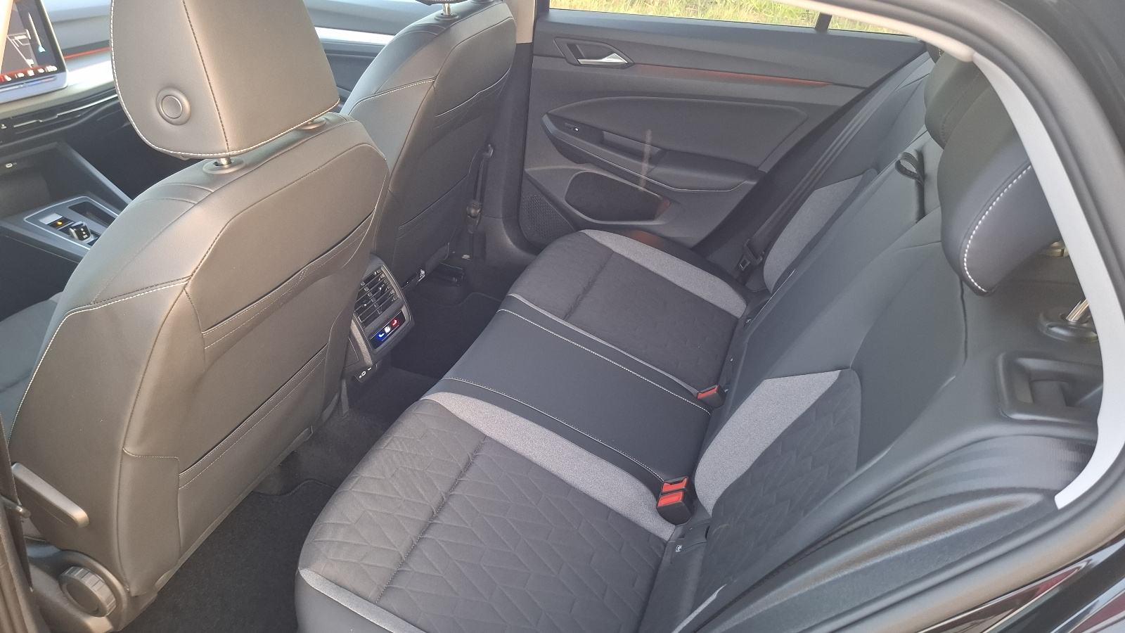 VW Golf 8 2,0 TDI DSG, fotografija 14