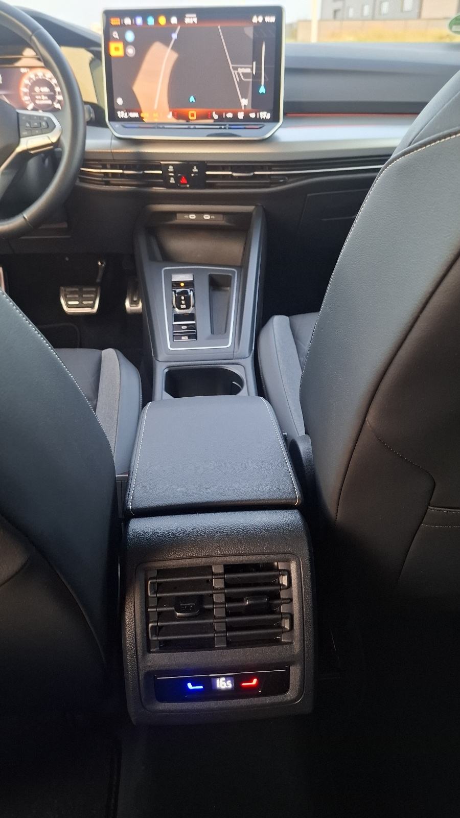 VW Golf 8 2,0 TDI DSG, fotografija 15