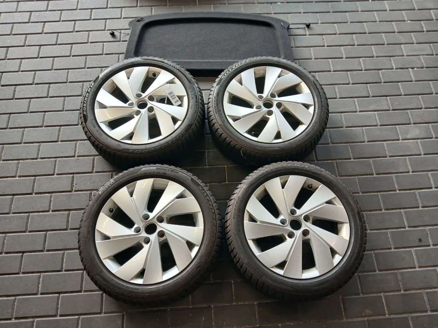 VW Golf 8 2,0 TDI DSG, STYLE, IQ.LIGHT, REGISTRIRAN, NAVI, KEYLESS, fotografija 14