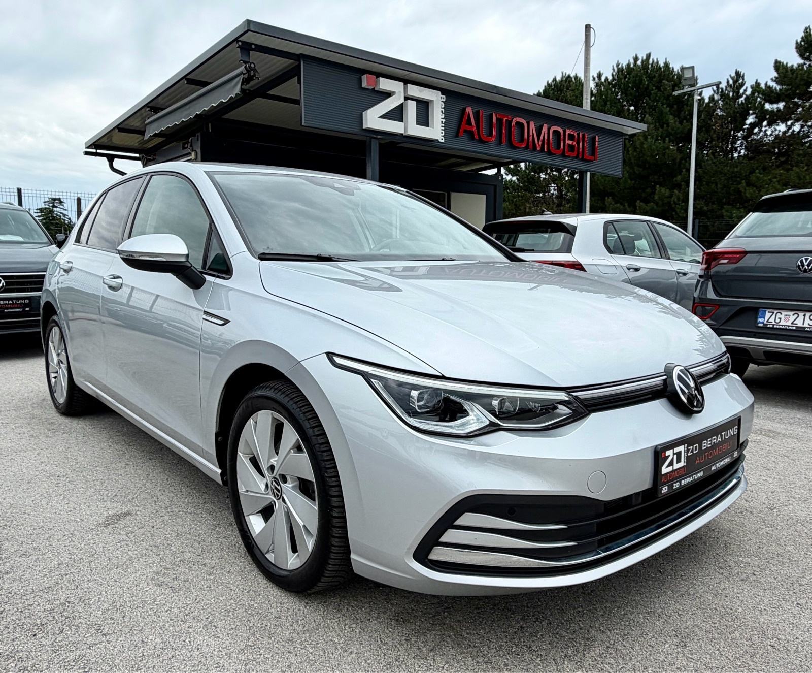 VW Golf 8 2,0 TDI DSG *Style* MATRIX *2022* Navi Kamera ACC Servisna, fotografija 1