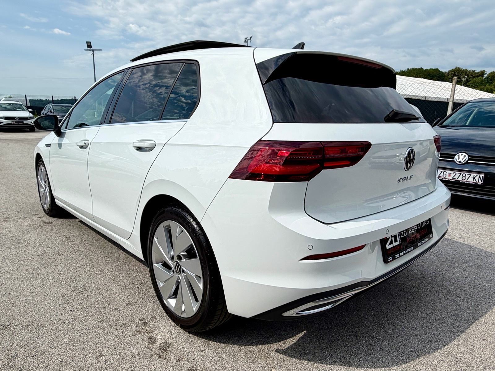 VW Golf 8 2,0 TDI DSG Style MATRIX IQ LIGHT Pano Navi Webasto Servisna, fotografija 8