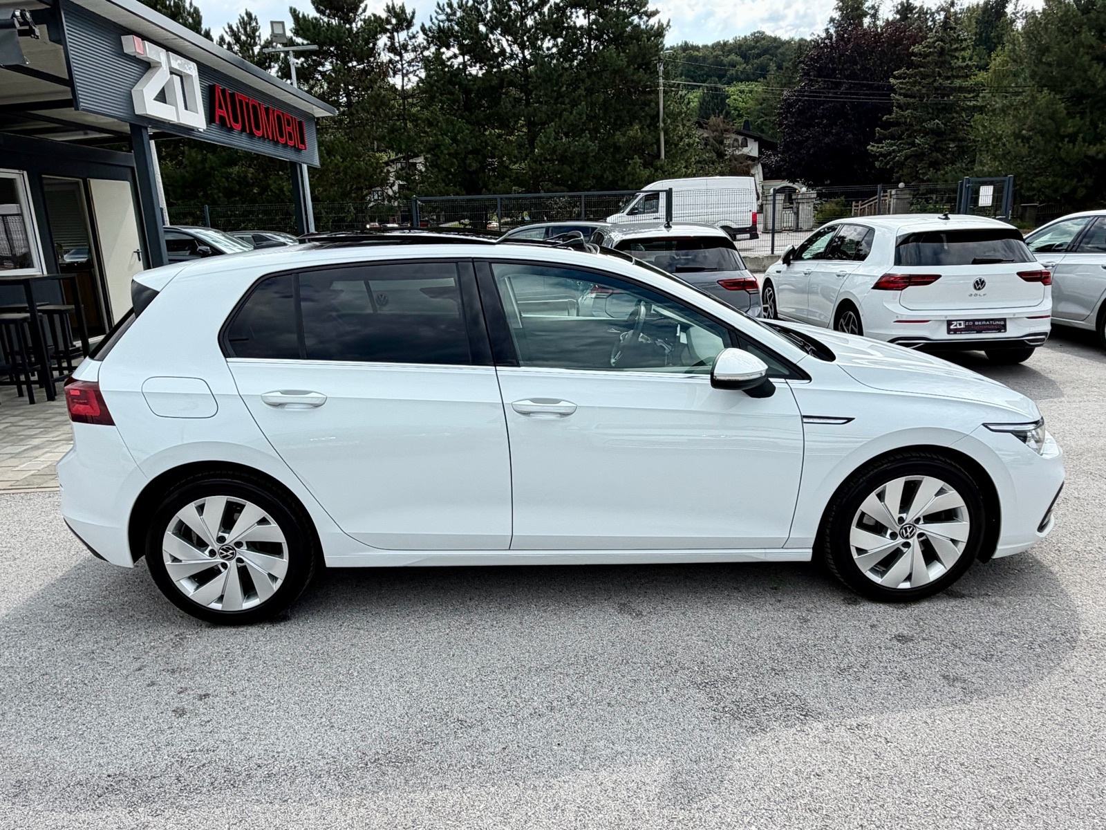 VW Golf 8 2,0 TDI DSG Style MATRIX IQ LIGHT Pano Navi Webasto Servisna, fotografija 4